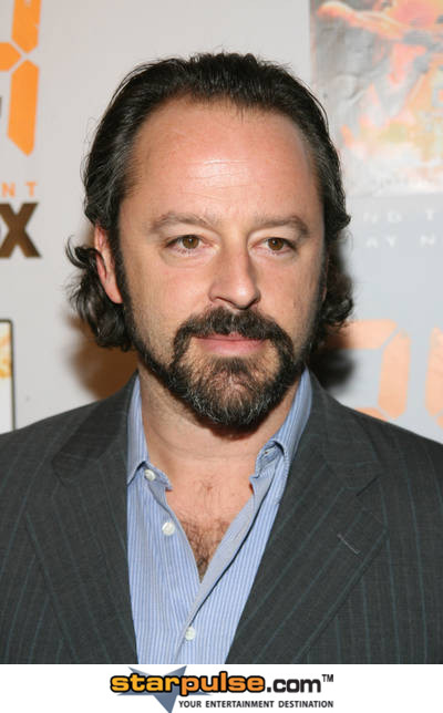 Gil Bellows